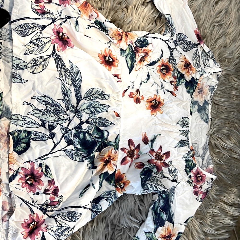 Women’s blouse by Hering  - Size M (fits like a Small)